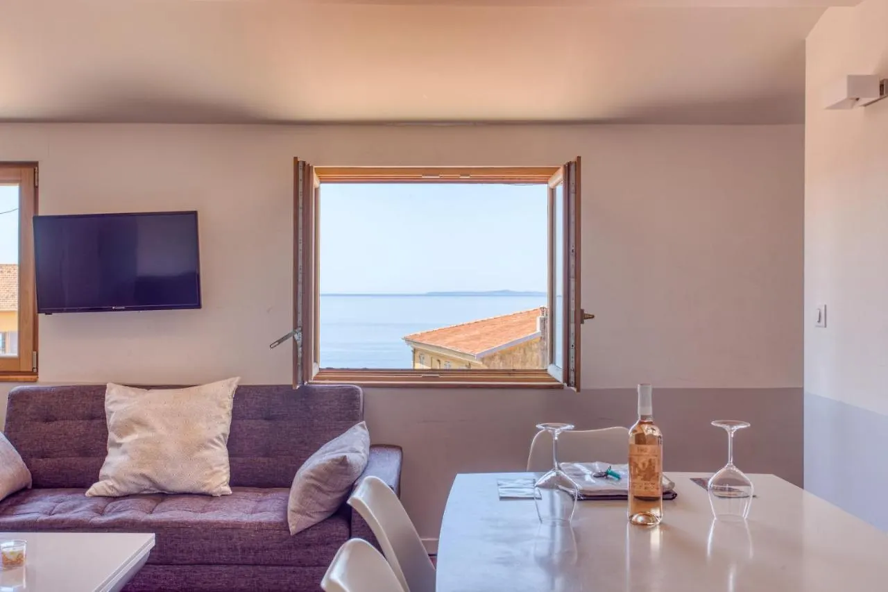 LE GILLY 6 - F3 EXCEPTIONNEL, VUE MER, MODERNE, CLIMATISATION, Vieux-Nice Appartement