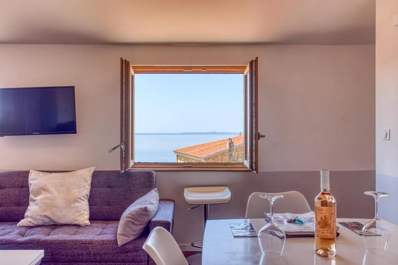 LE GILLY 6 - F3 EXCEPTIONNEL, VUE MER, MODERNE, CLIMATISATION, Vieux-Nice 0*, Nice