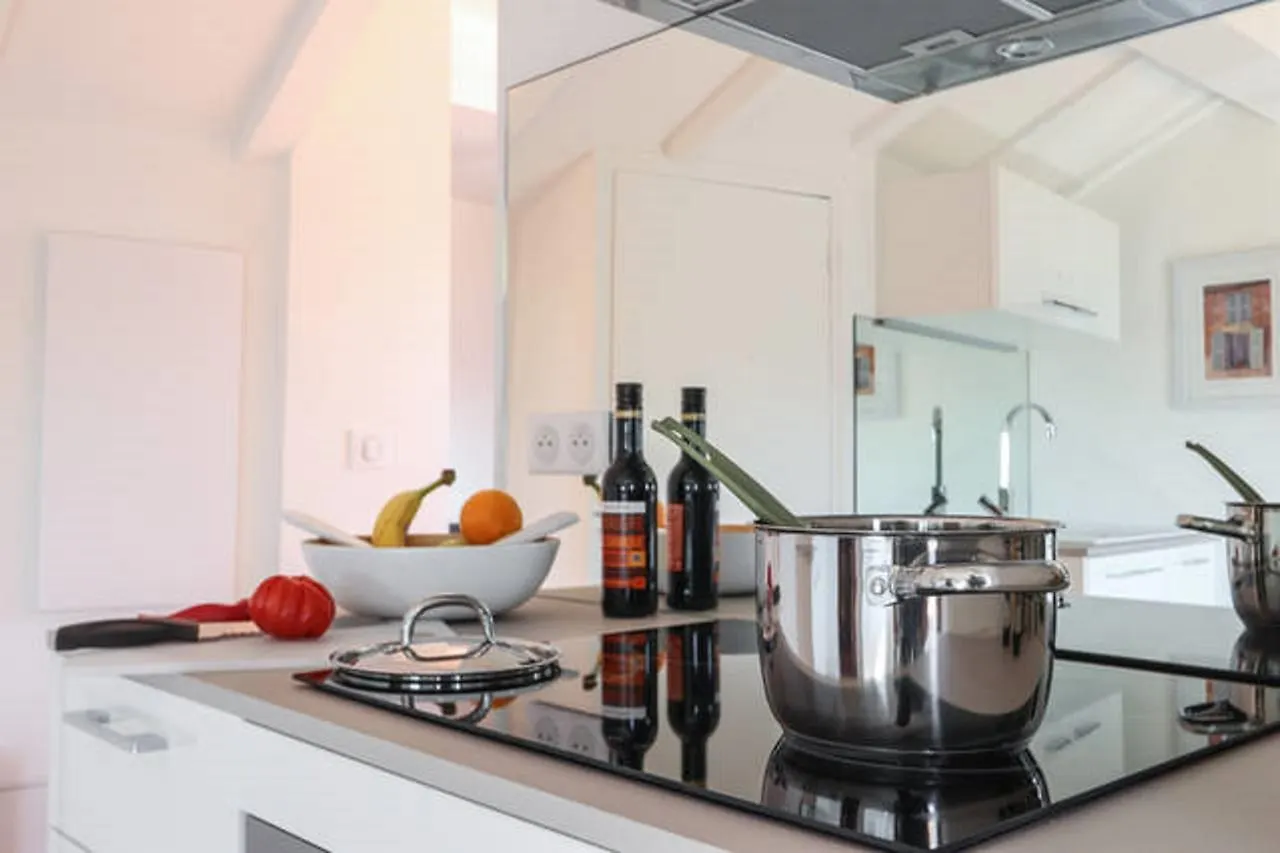 LE GILLY 6 - F3 EXCEPTIONNEL, VUE MER, MODERNE, CLIMATISATION, Vieux-Nice